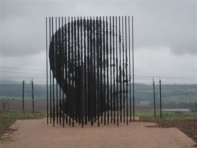 Nelson Mandela,l'ancien président sud-africain,est mort - Page 2 Mandel11