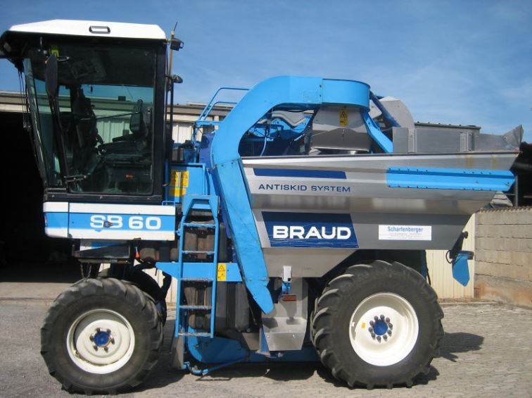 machine à vendanger BRAUD SB 64 au 1/32ème (SIKU) 1153