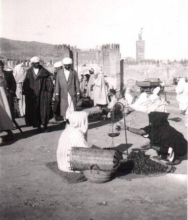 Meknès, la Ville Ancienne et les 2 Mellahs - 2 - Page 10 Bab_hm10
