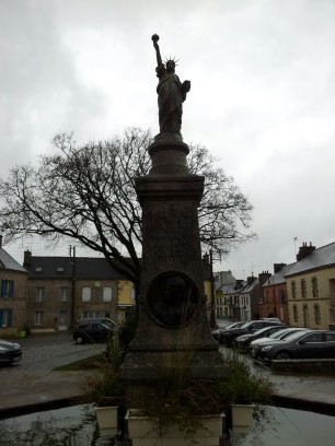 A la découverte de la Bretagne profonde..... Statue10