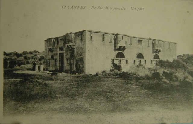 Corps de garde mle 1846 Cannes10