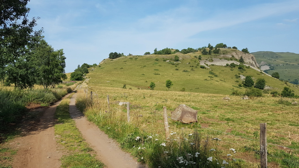 Panorama du rocher de Laqueuille (Dienne) Rocher15