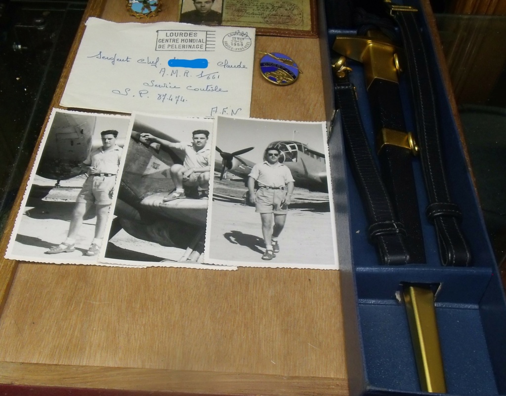 Petit lot Aviation,poignard,insignes, photos ..... Dscf1012