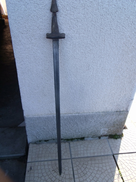 épée garde en bois lampe orientaliste ?  Dscf8640