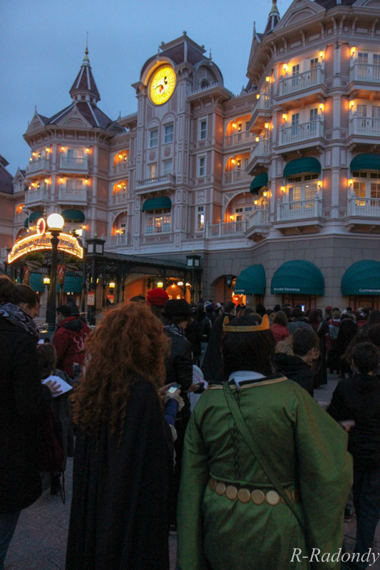 soiree - Merida et Elinor pour une soirée magique à DLP ! [Soirée Halloween 2013] Allowe23