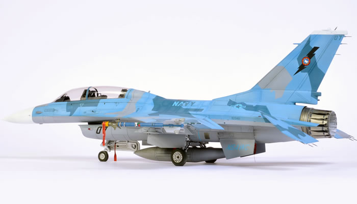 cAMOUFLAGE AERONAVALE F16b4810