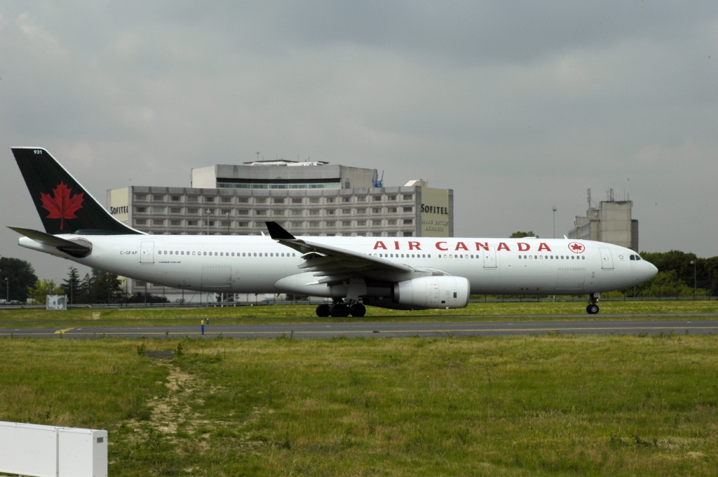 Paris Orly Charles de Gaulle juin 2005 C-gfaf10