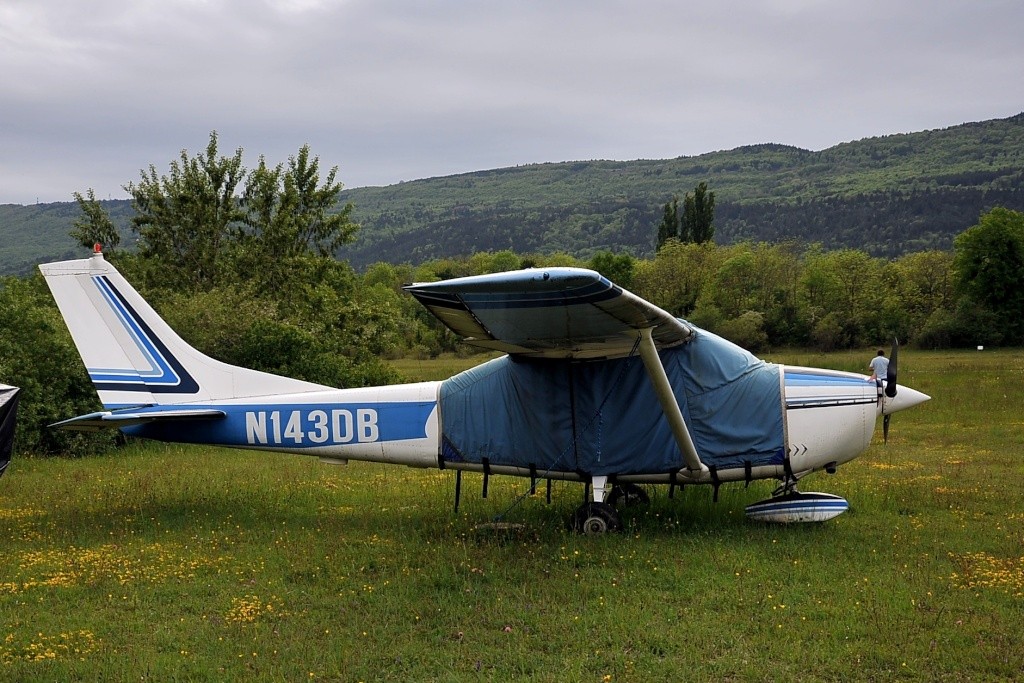 Aérodrome de Bellegarde Vouvray - LFHN N143db10