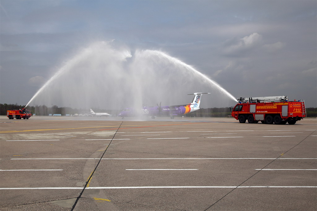 CGN 10.04.14 - Welcome FlyBe! Dhc8_g12