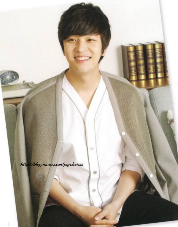 [Información] Kim Jeong Hoon en la revista japonesa de publicación mensual 『韓流 T.O.P』VOL31 13935210