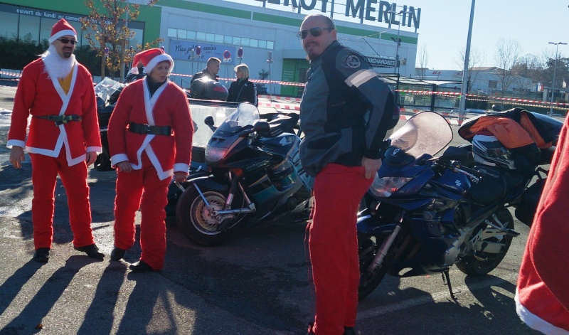 Un Père Noël en moto : pour des enfants hospitalisé !! Le 15/12/2013 - Page 19 Dsc_1015
