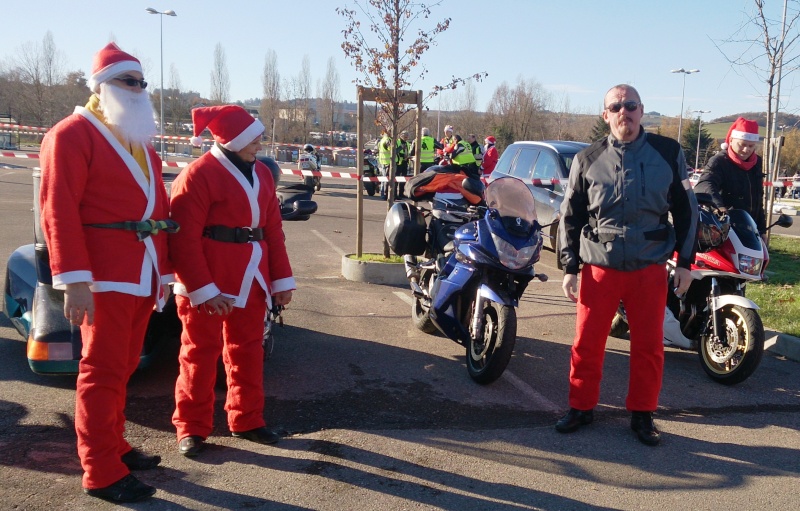 Un Père Noël en moto : pour des enfants hospitalisé !! Le 15/12/2013 - Page 19 Dsc_1017