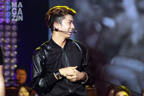 [30.10.13] [PICS] Les 2PM au concert de Lee Mija à Francfort (26/10/2013) 1115