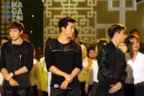 [30.10.13] [PICS] Les 2PM au concert de Lee Mija à Francfort (26/10/2013) 1215