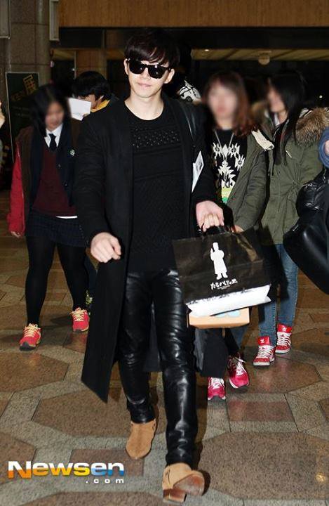 [22.11.13] [PICS] Les 2PM à l'aéroport de Gimpo (départ pour le Japon) 252