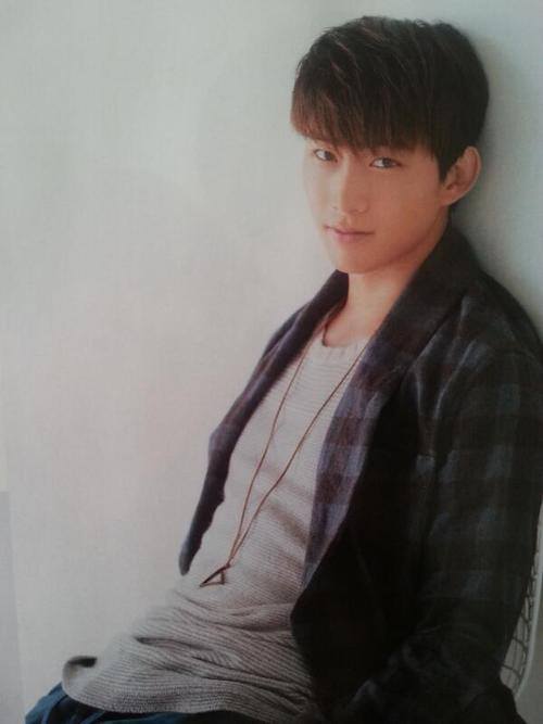 [06.11.13] [PICS] Les 2PM dans le magazine Hanako 431