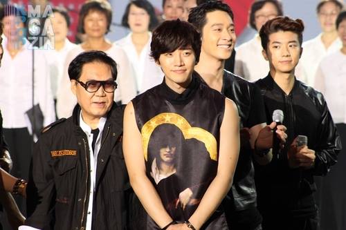 [30.10.13] [PICS] Les 2PM au concert de Lee Mija à Francfort (26/10/2013) 721