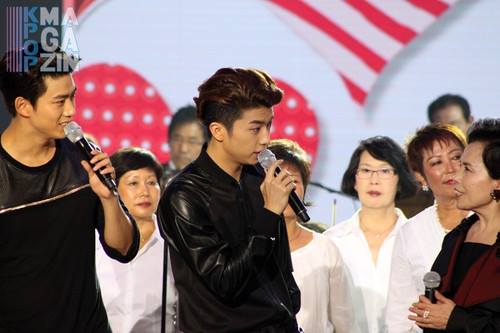 [30.10.13] [PICS] Les 2PM au concert de Lee Mija à Francfort (26/10/2013) 918