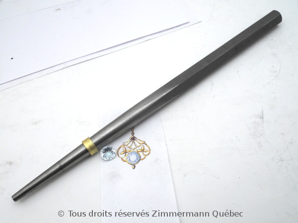 Pendentif or 18 K avec une aigue-marine de 10 mm ( taillée par Patrick Dubuc ) Dscn1515