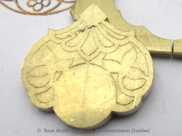 Pendentif or 18 K avec une aigue-marine de 10 mm ( taillée par Patrick Dubuc ) Dscn1611