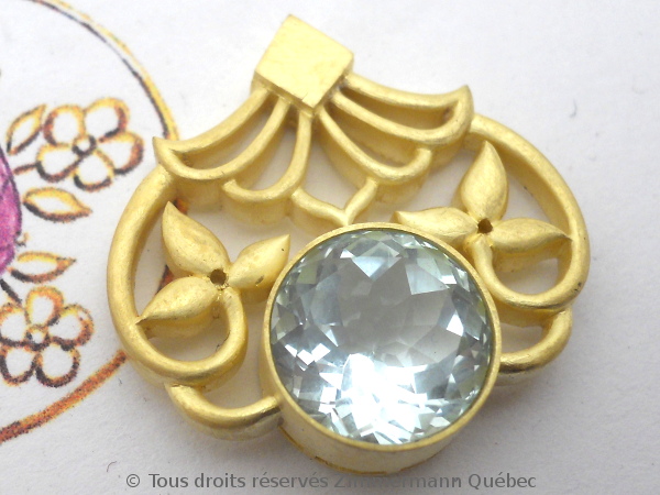 Pendentif or 18 K  avec une aigue-marine de 10 mm ( taillée par Patrick Dubuc ) Dscn1625