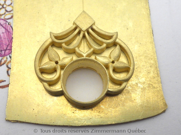 Pendentif or 18 K avec une aigue-marine de 10 mm ( taillée par Patrick Dubuc ) Dscn1626