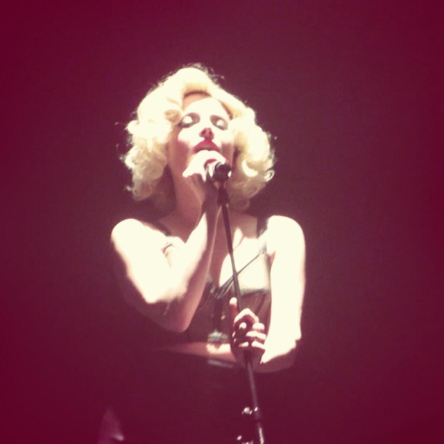 Elodie Frégé en concert à La Cigale (05 mars 2014) 516