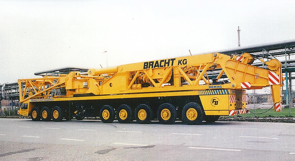 Les anciennes grues DEMAG - Page 7 69875411