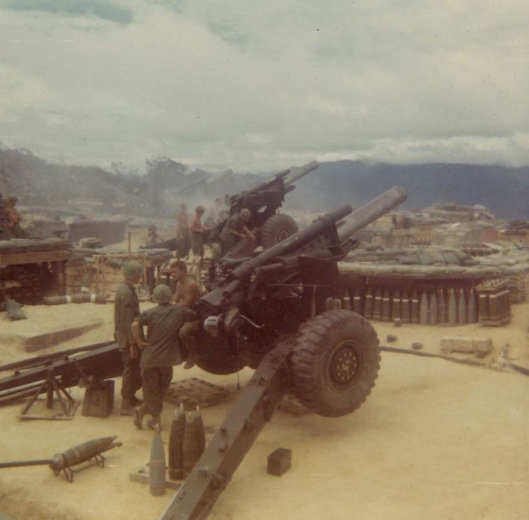 Obusier M114A1 Howitzer 155mm 2210