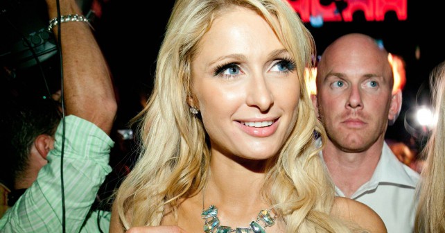 Paris Hilton scatena una bagarre Copia-10