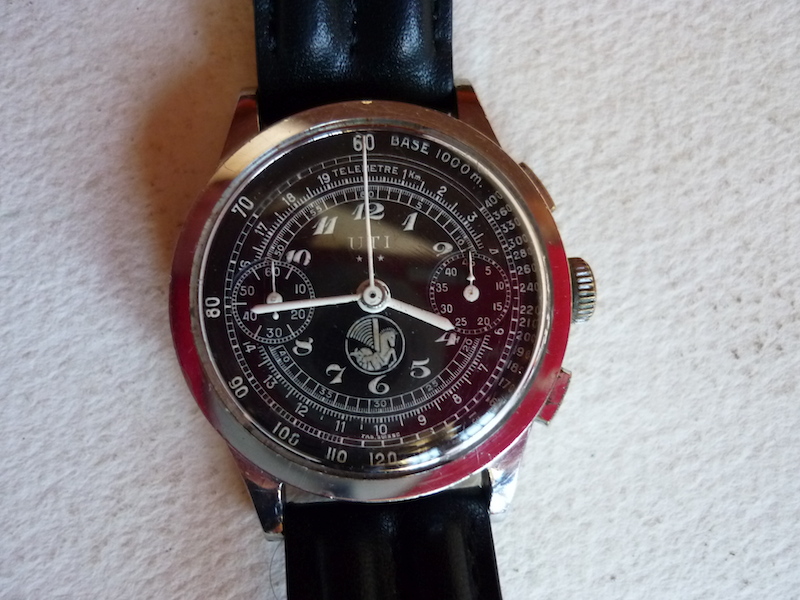 ancienne montre chronographe UTI made in Suisse air France logo crevette Uti10