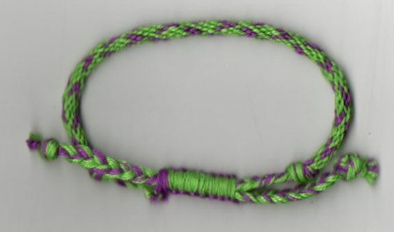 Photos des bracelets manquants : Kumihimo !!! - Page 15 Bracel43