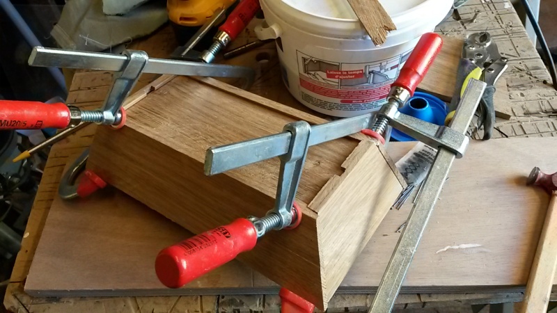 Fabrication d'une mini caisse à outils 20131230