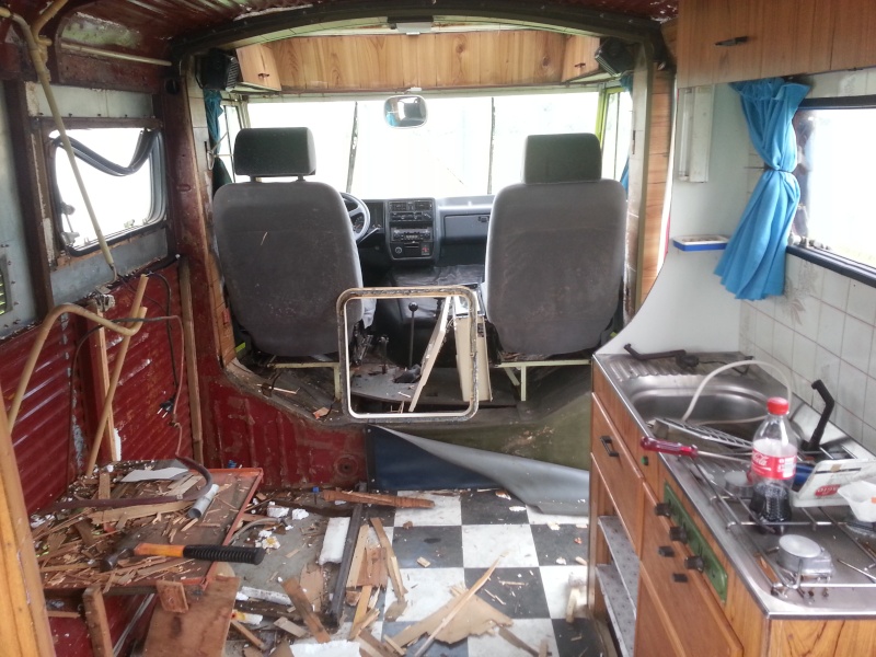 Transformation d'un HY Camping Car en Truck Food 20140410
