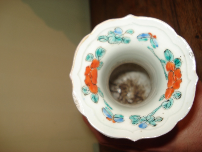 Petit vase en porcelaine chinoise Dsc04712