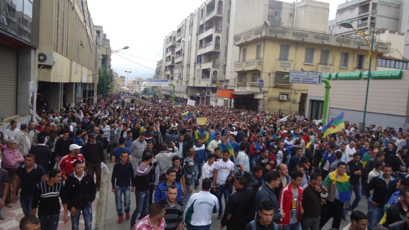 Marche du MAK à Tizi Ouzou (27 avril à 2014). - Page 3 _sc01064