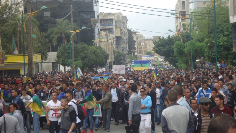 Marche du MAK à Tizi Ouzou (27 avril à 2014). - Page 3 _sc01070