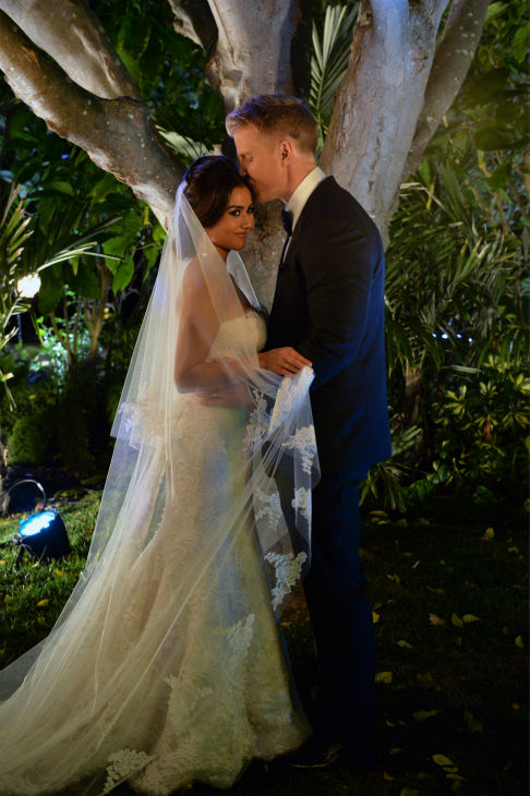 Sean & Catherine Lowe -  Wedding- No Discussion  - Page 6 13477431