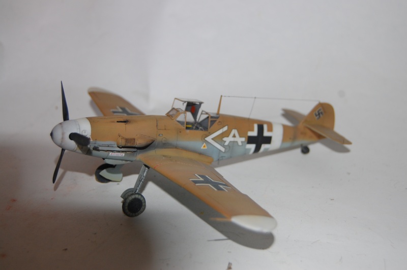 Bf109 F4 trop (libye)+ dio+ figurines - Page 11 Dsc_2424