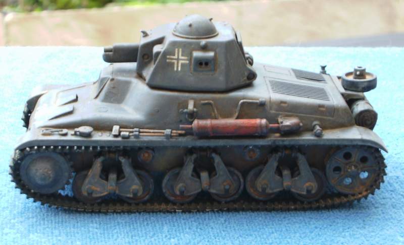 Franz. "Beutepanzer" Hotchkiss  35-H  in 1:35 Be0110