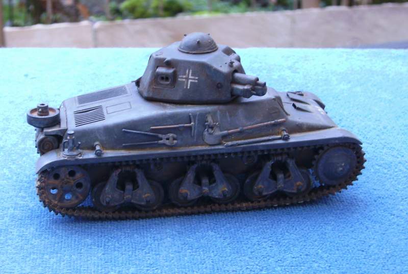 Franz. "Beutepanzer" Hotchkiss  35-H  in 1:35 Be0310