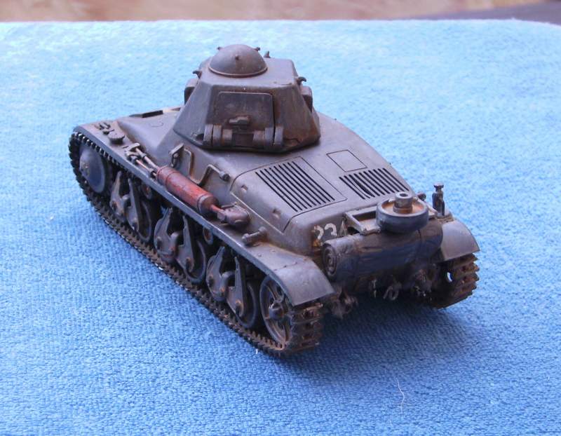 Franz. "Beutepanzer" Hotchkiss  35-H  in 1:35 Be0410