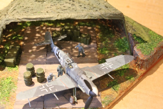 [Academy] ME Bf 109 G-6 + rajout figurines  - Page 2 Img_9013