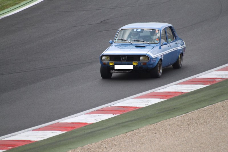 Classic Days 2014. Magny-Cours - Page 8 Axrh10