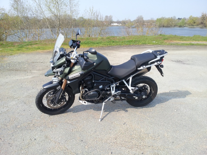 Triumph explorer XC  vs Yamaha XT 1200 ZE 2014-010