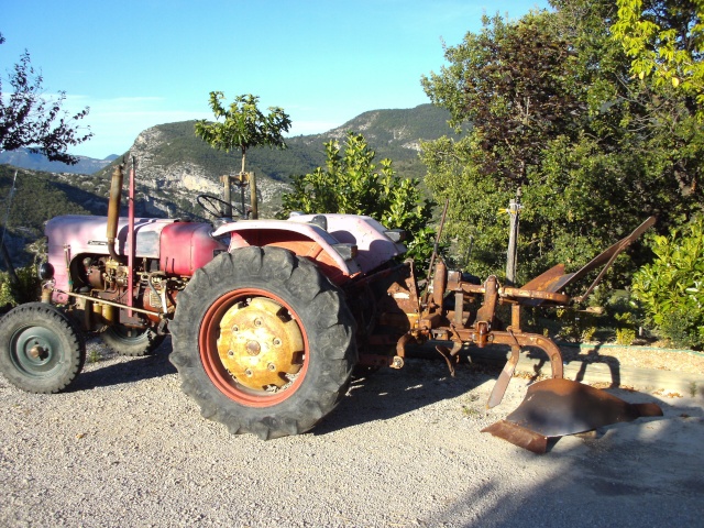 TRACTEUR ZETOR 330 Zetor_13