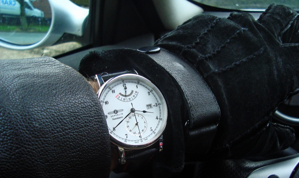 Conseil première montre automatique style bauhaus Dsc08479