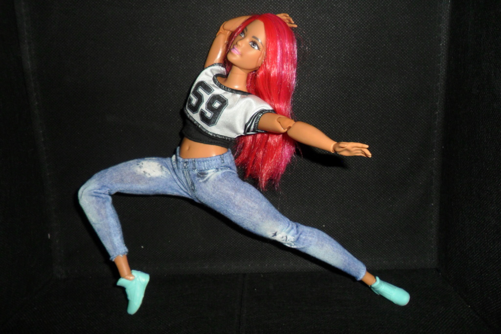 Barbies curvy made to move hip hop Sam_7536