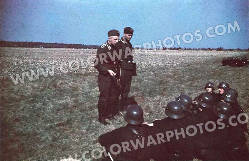 Les soldats de la Luftwaffe à l'instruction - Page 2 Ds10