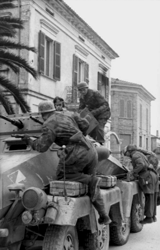 Les troupes de la Luftwaffe en Italie - Page 4 Z10